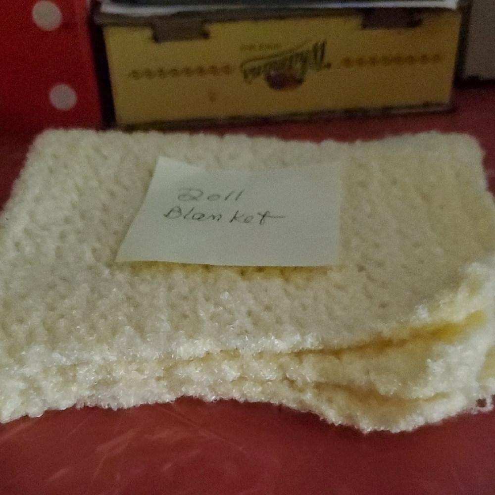 Cozy Cream Knit Blanket